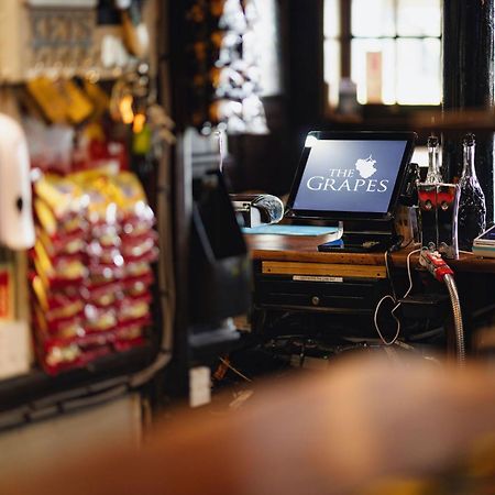 The Grapes Pub 호텔 사우샘프턴 외부 사진