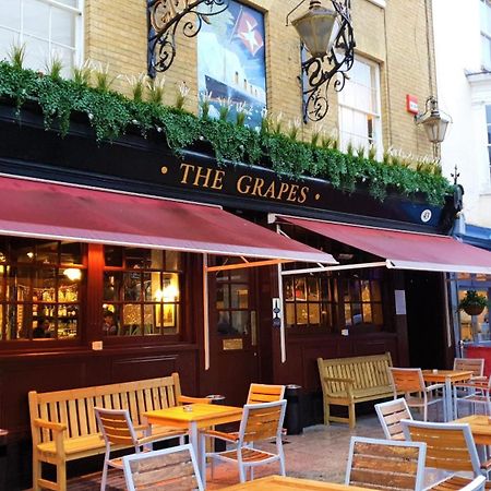 The Grapes Pub 호텔 사우샘프턴 외부 사진